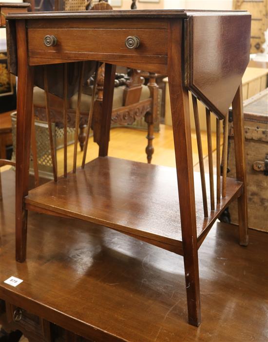 An Edwardian side table W.56cm